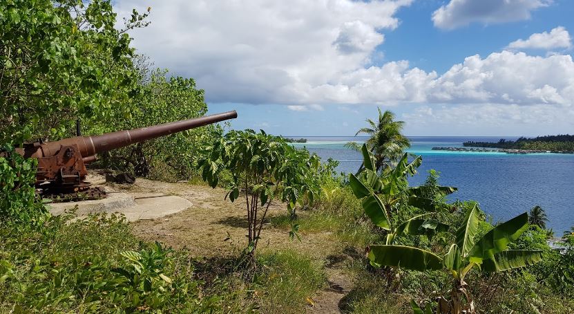 cannone sulla costa di bora bora