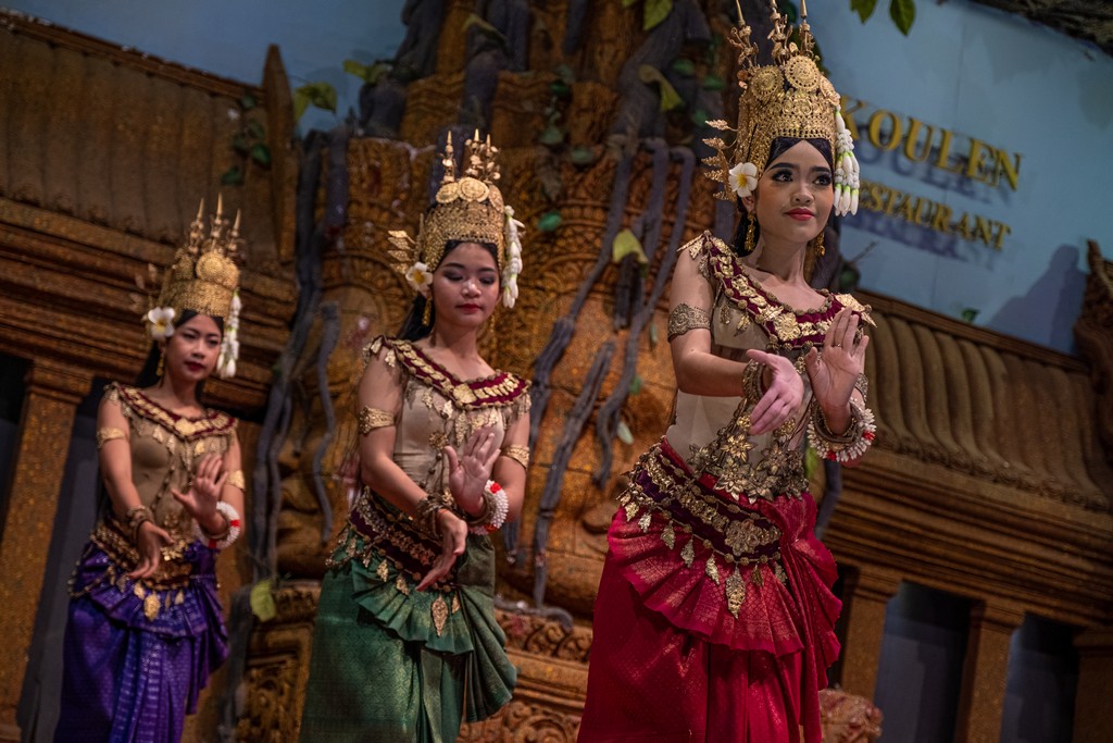 spettacolo di ballerine apsara cambogia