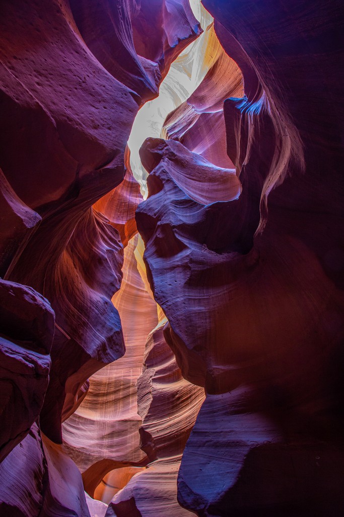 rocce di diversi colori e forme