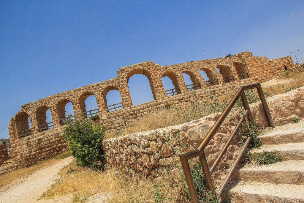 Guida alla visita di Jerash archi dell'ippodromo visti dall'esterno
