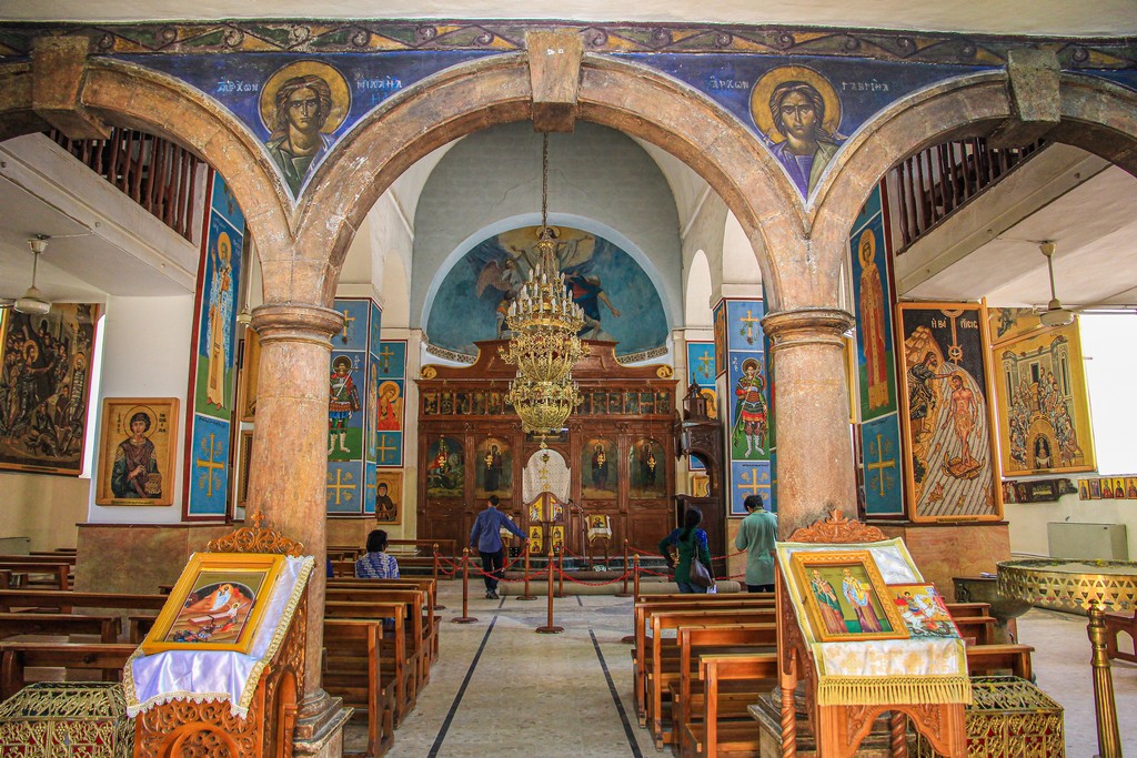interno di una chiesa ortodossa