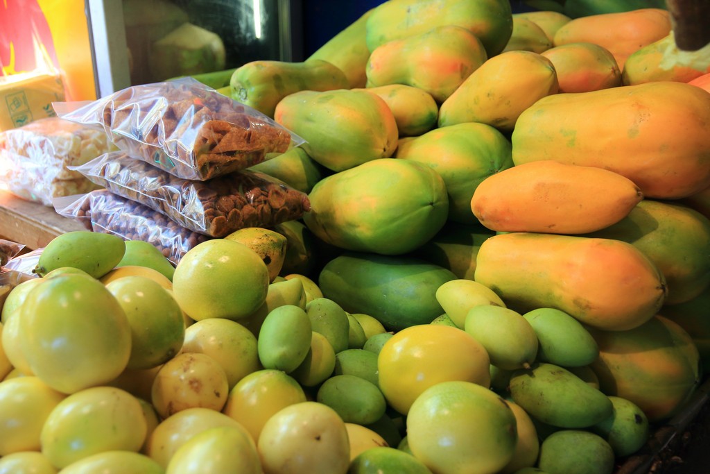 frutta in vendita al mercato di male