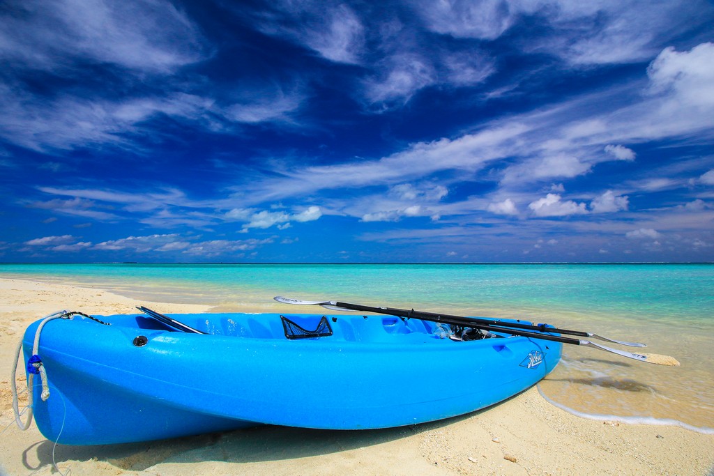Gulhi Maldive fai da te kayak su spiaggia bianca e laguna azzurra