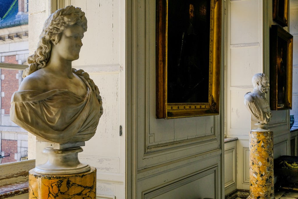 I busti di Franz-Joseph d'Austria e di Sissi nella galleria
