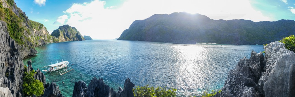 panorama dalla scogliera sul mare