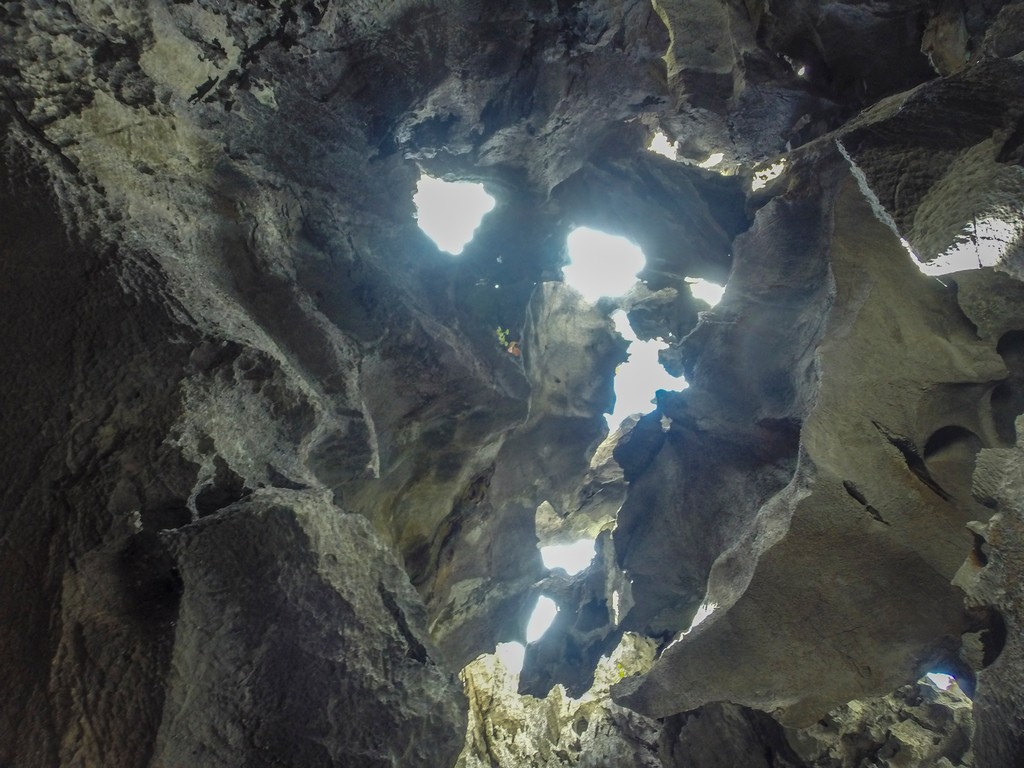 aperture sul soffitto della grotta