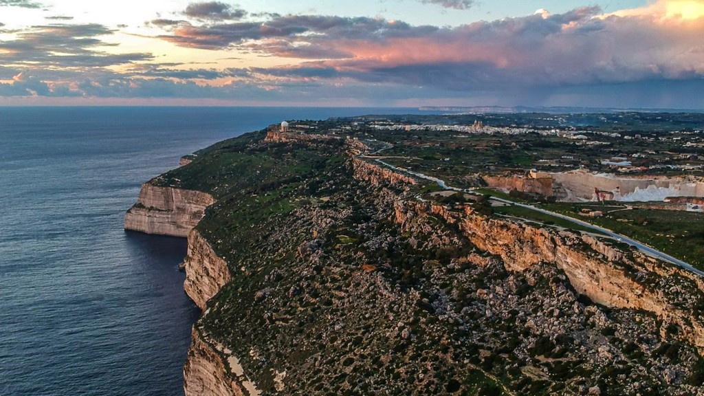 vista aerea delle scogliere