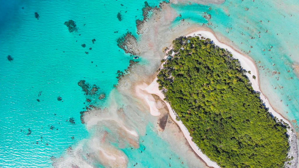 guida a Rangiroa, vista aerea di un motu