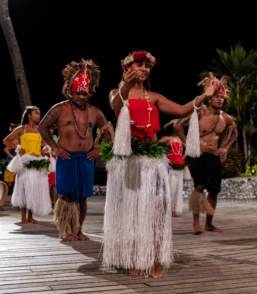 ballerini di danza tahitiana