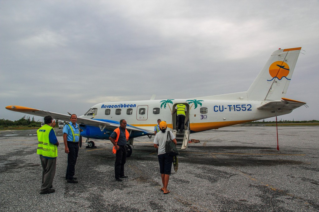 aereo da turismo con persone