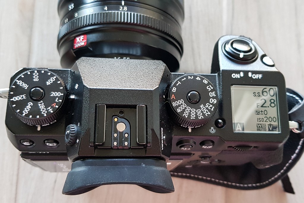 fotocamera mirrorless da sopra