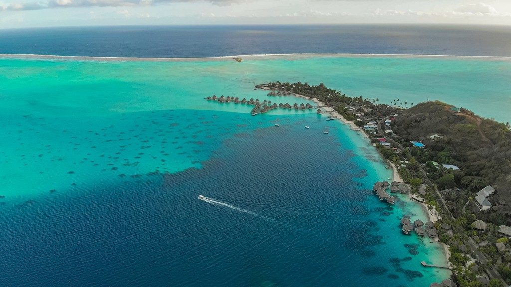 penisola di matira sul mare vista dall'alto