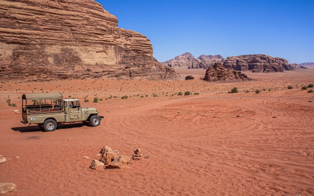 come organizzare giordania sabbia rossa e colline rocciose del deserto giordano con jeep
