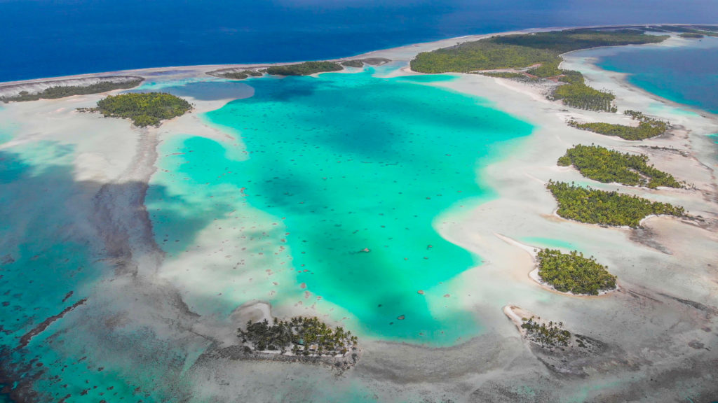 Polinesia Francese fai da te laguna blu vista dall'alto