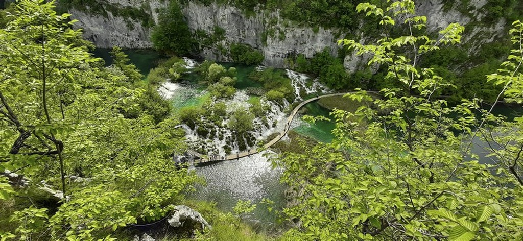 Guida laghi di Plitvice: passerella vista dall'alto