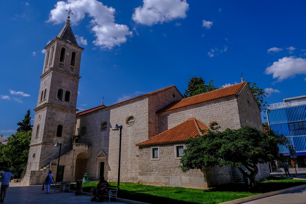 chiesa dal basso