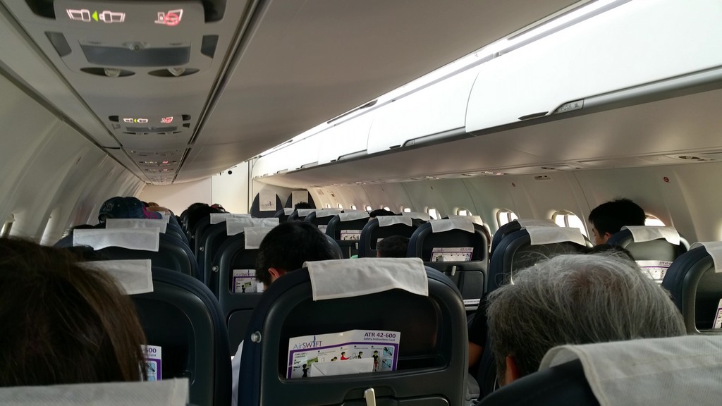 interno di un aereo turboelica