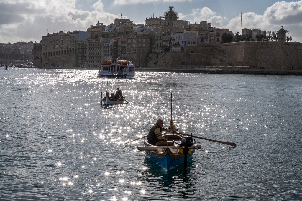 barche locali nel porto