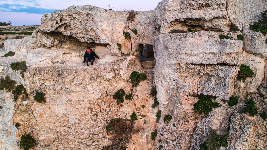 grotta nella roccia
