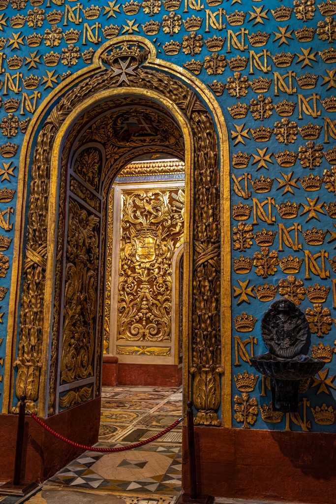 porta decorata azzurro e oro