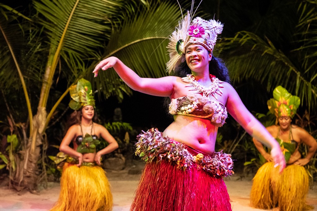 guida a Moorea ballerina di ori tahiti