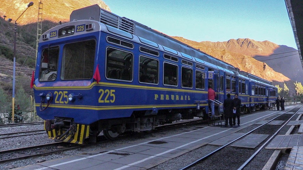 Treno Peru Rail alla stazione di Ollantaytambo