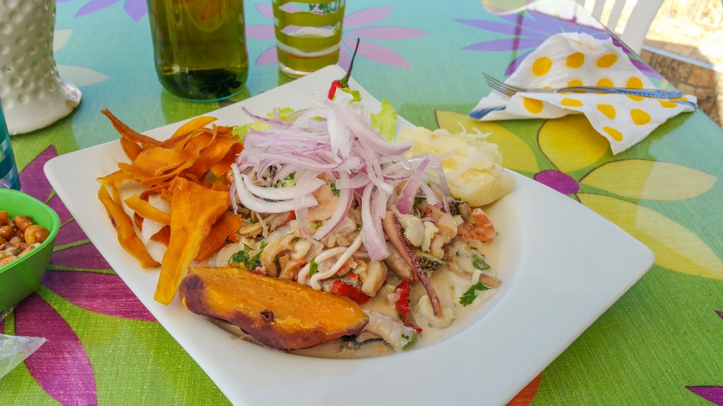 come organizzare un viaggio in Perù Il ceviche di La Tia Fela a Lagunillas