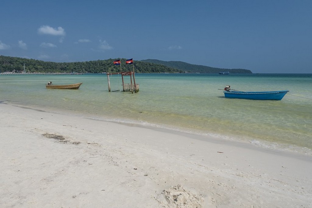 10 cose da fare a Koh Rong Samloem spiaggia con barche