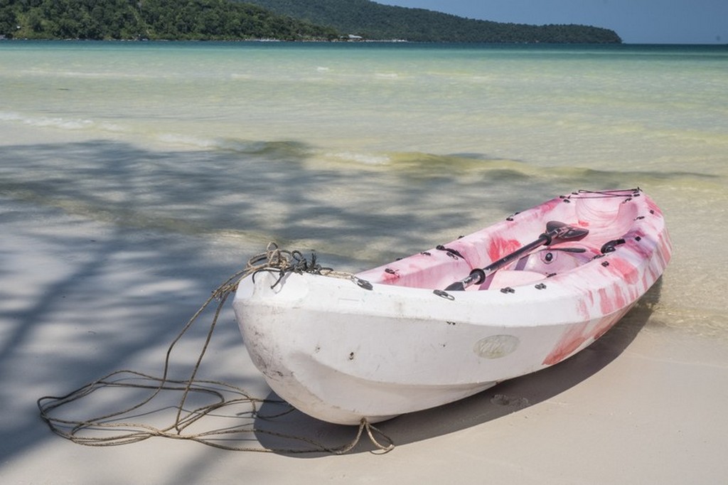 kayak in spiaggia