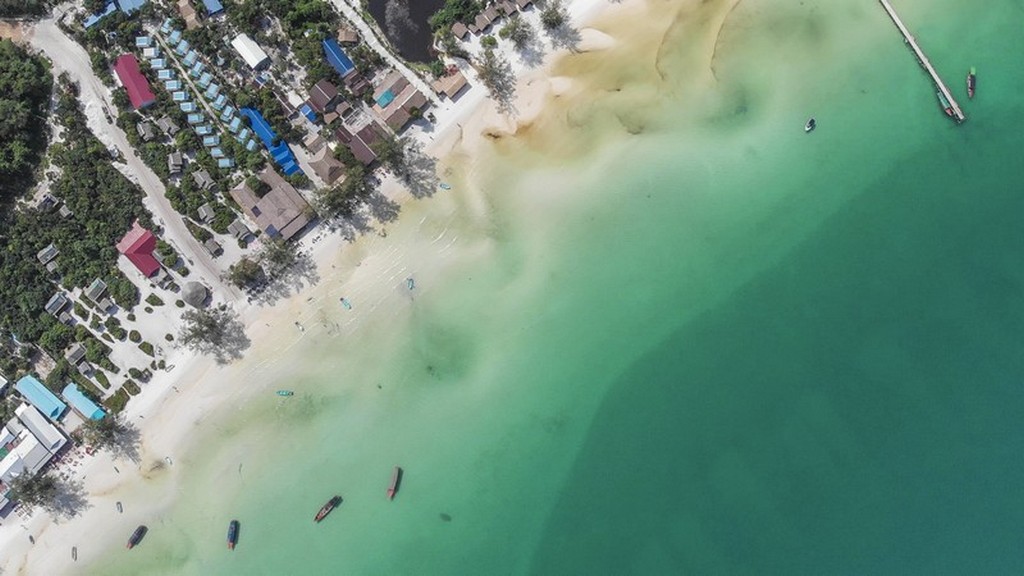 Guida a Koh Rong Samloem vista aerea della spiaggia