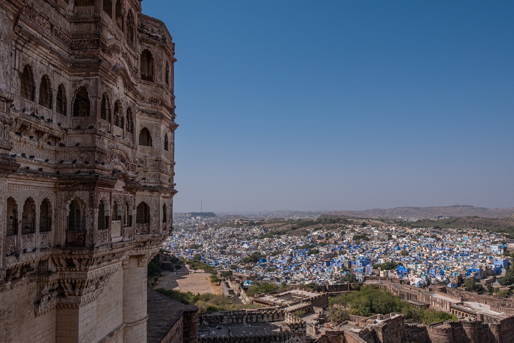 Impressioni a caldo in India città blu sotto il forte