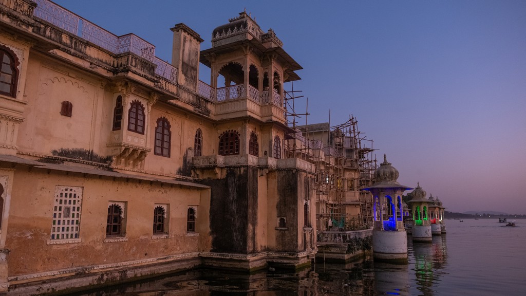 Cosa vedere a Udaipur tramonto a gangaur ghat