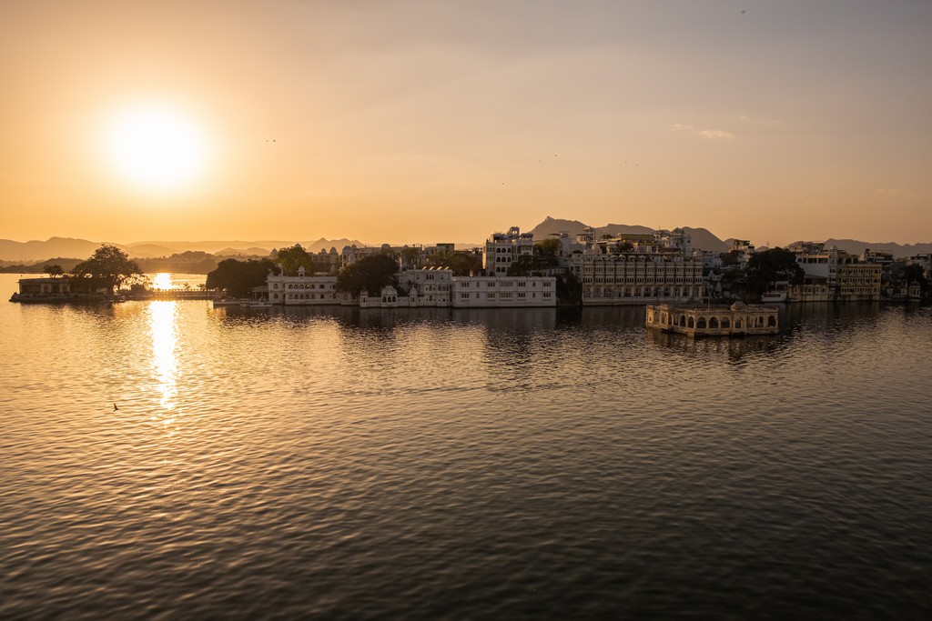 10 motivi per visitare Udaipur tramonto su udaipur