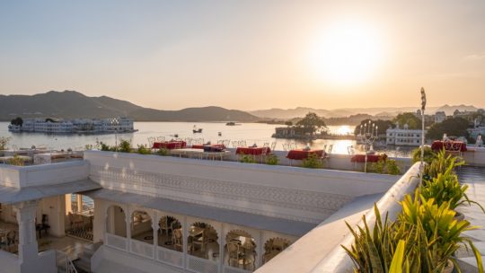 5 cose da fare a Udaipur haveli fronte lago con cortile