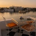 10 motivi per visitare udaipur sedie al tramonto