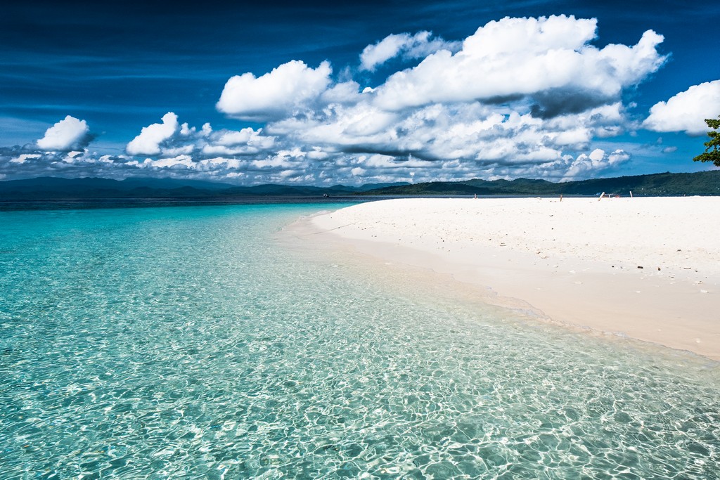 isole da sogno in Indonesia spiaggia si sabbia bianca