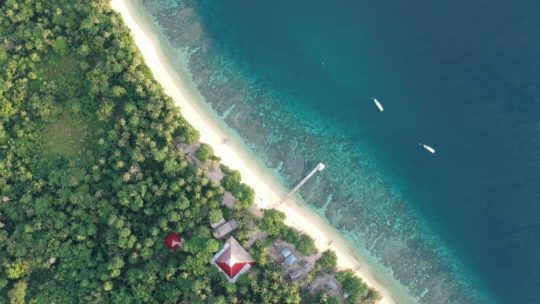 isole da sogno in Indonesia Bangka nel Nord Sulawesi vista aerea