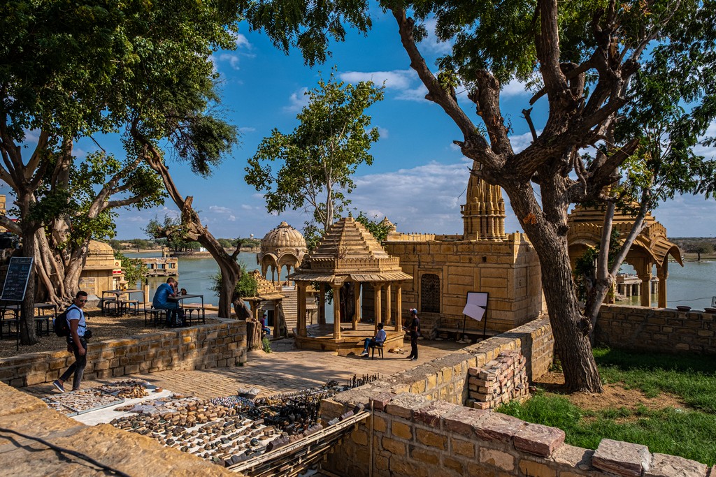 Cosa vedere a Jaisalmer padiglioni sul lago
