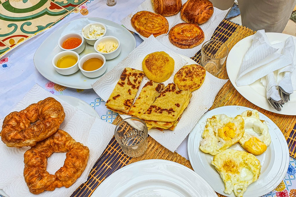 Dove dormire a Chefchaouen colazione marocchina