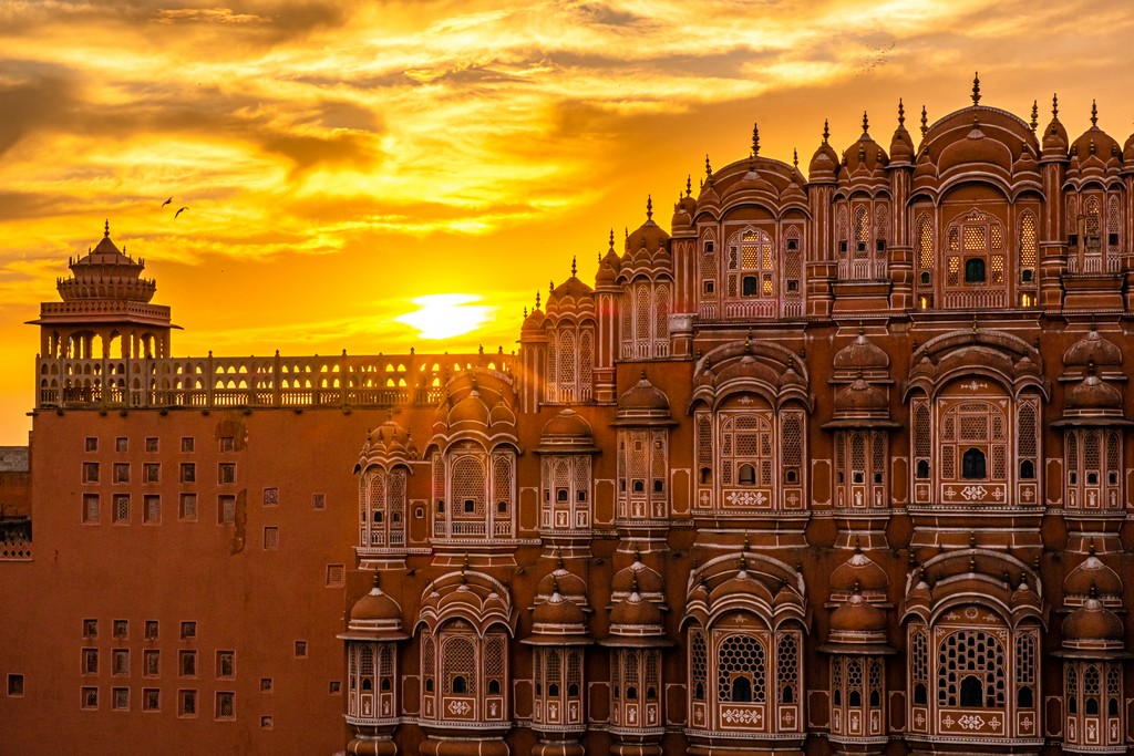 Superare la paura dell'India sole tramonta dietro hawa mahal