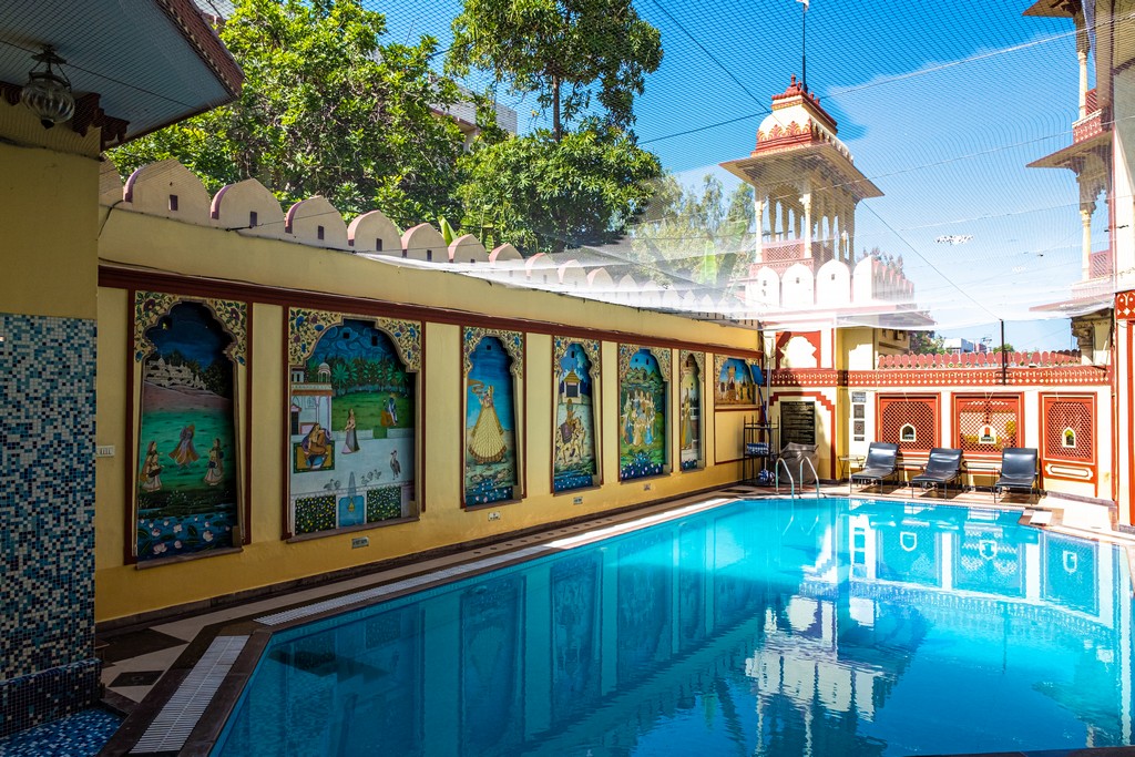 Dove dormire a Jaipur piscina esterna