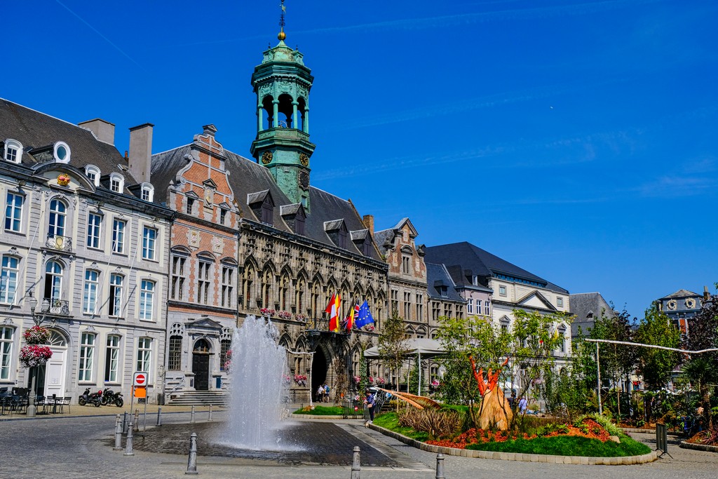 guida a Mons hotel de ville