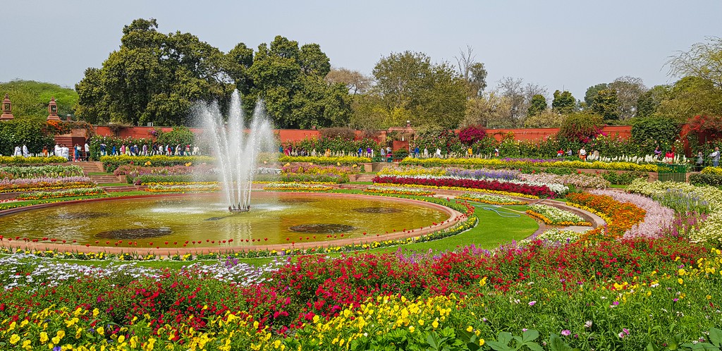 Visitare i Mughal Gardens giardino circolare fiorito