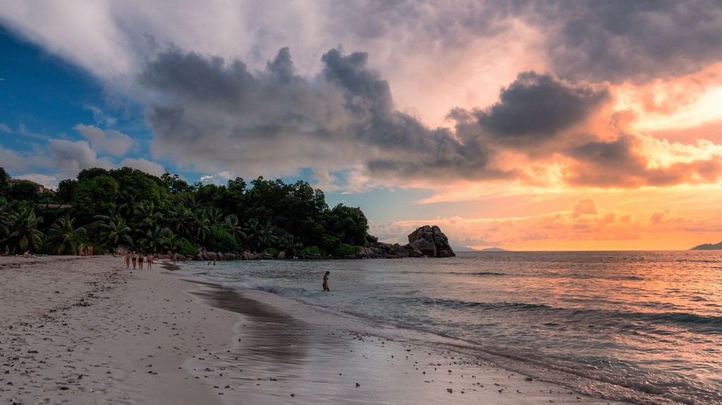 Seychelles fai da te tramonto sul mare