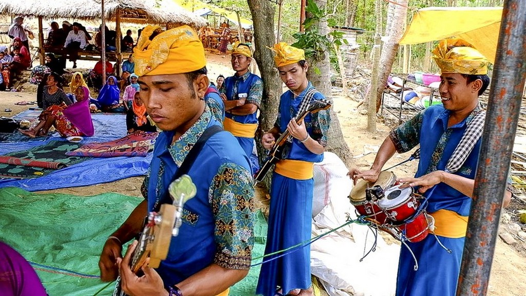 Come visitare Kuta Lombok suonatori