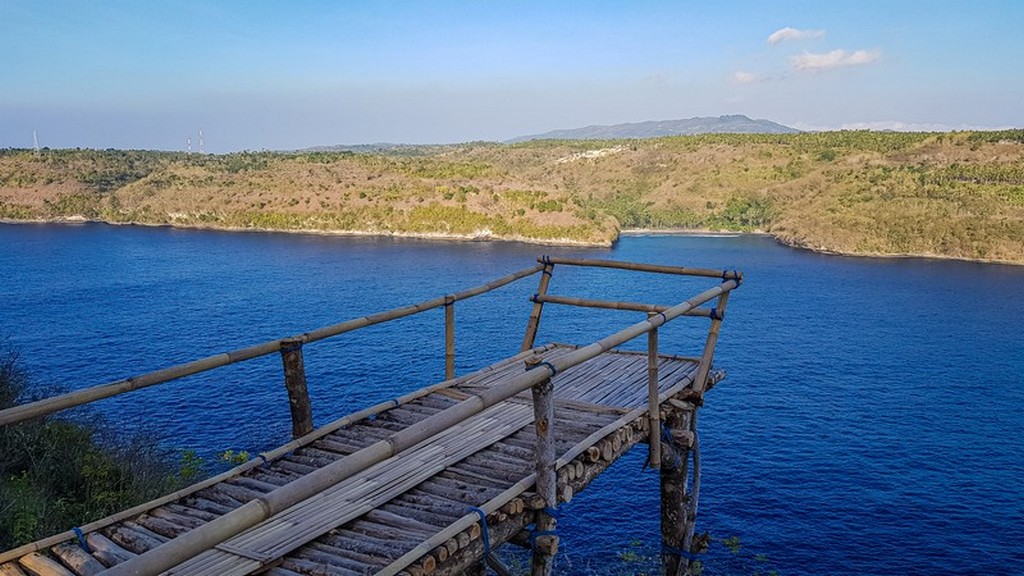 pontile sul mare