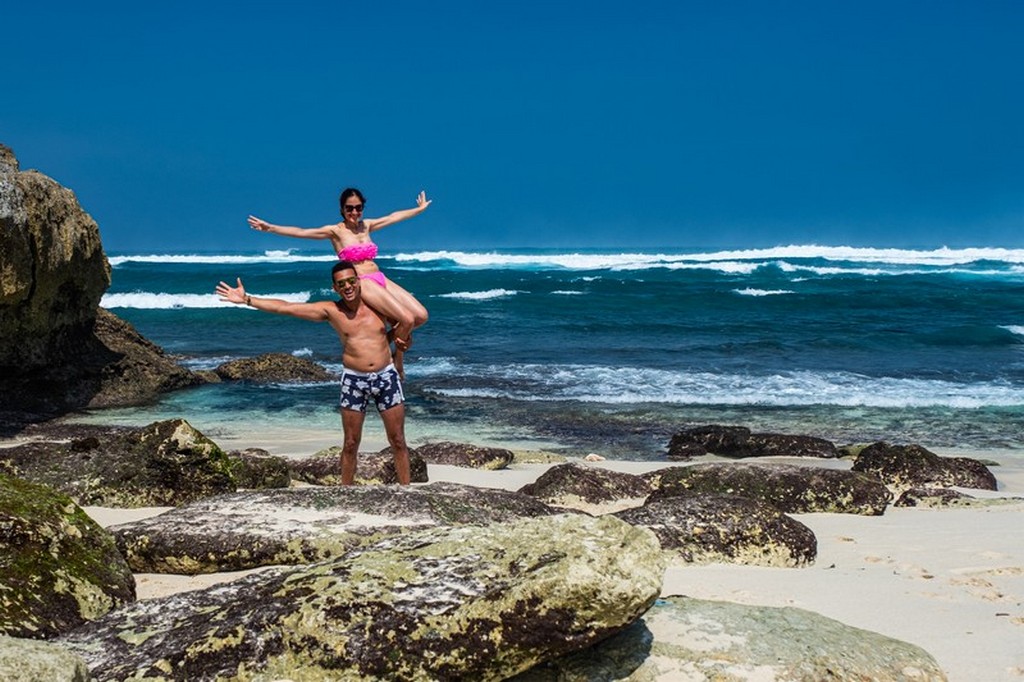 coppia sulla spiaggia