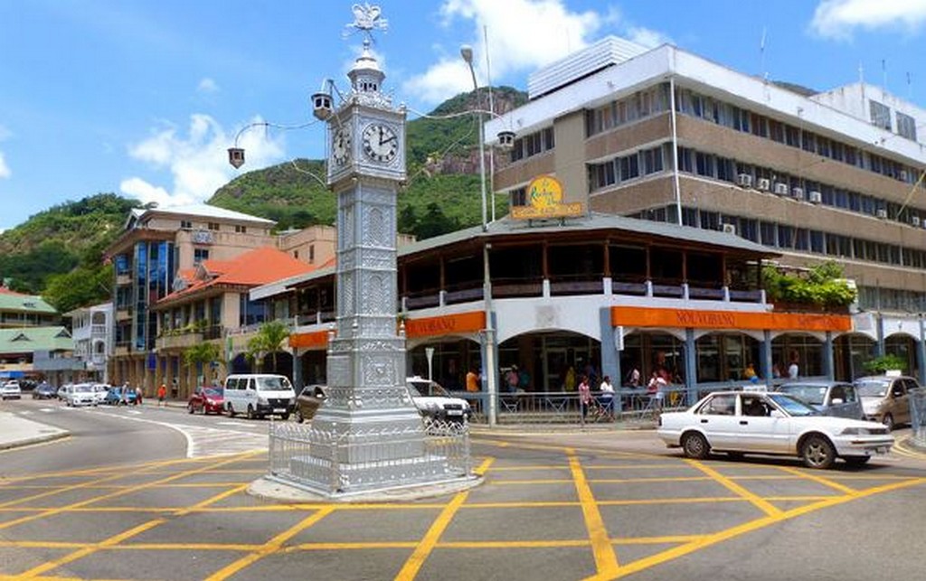 Cose da fare Seychelles orologio in mezzo alla piazza