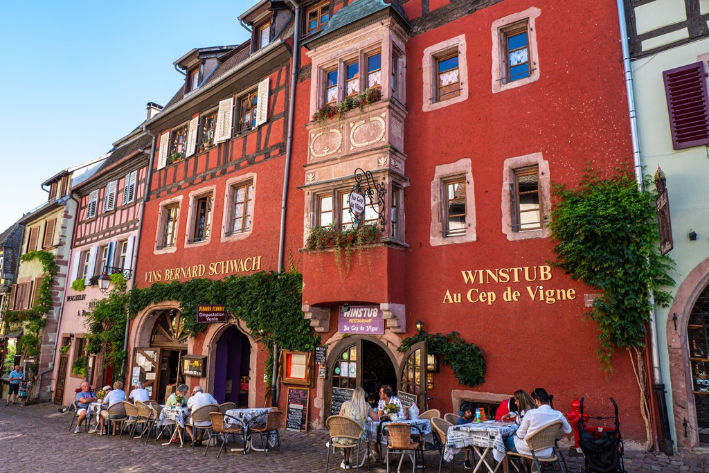 i villaggi più affascinanti d’Alsazia facciata colorata