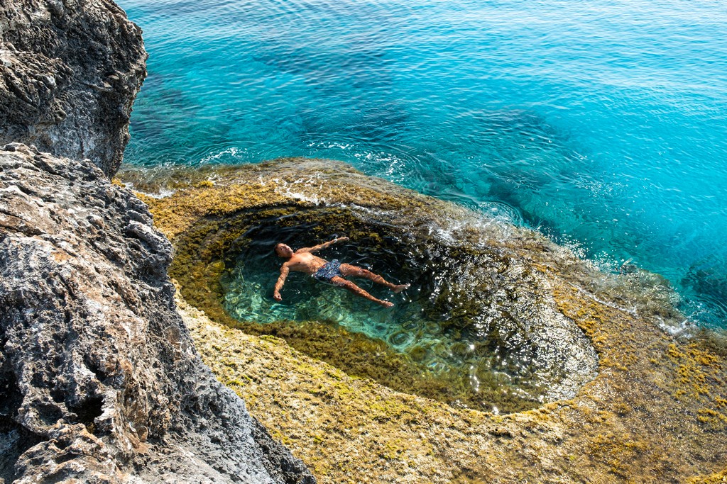 I luoghi più instagrammabili di Cipro pozza sulla scogliera